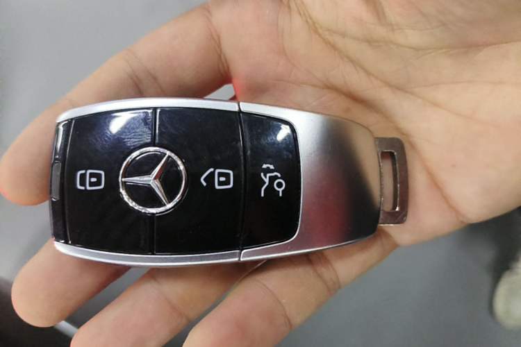 Used Mercedes-Benz S-Class 2018 S 320 L Interior 1