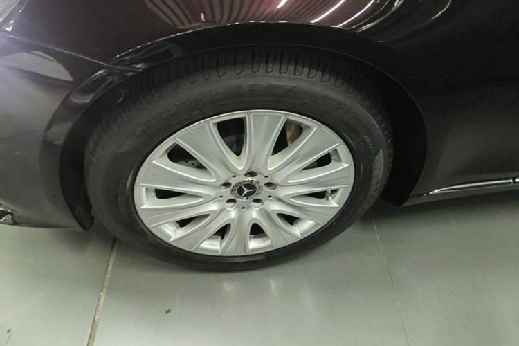 Used Mercedes-Benz S-Class 2018 S 320 L Left Front Wheel Hub