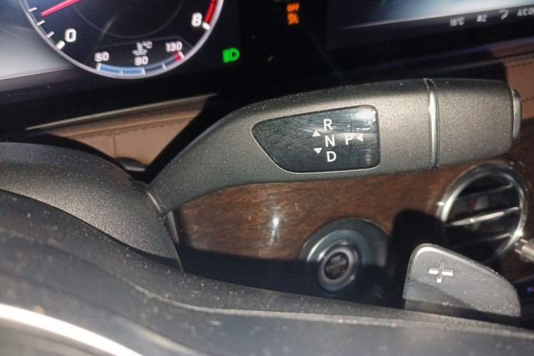 Used Mercedes-Benz S-Class 2018 S 320 L Gear Lever