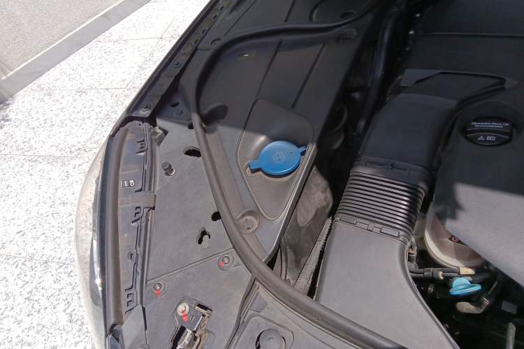 Used Mercedes-Benz S-Class 2018 S 350 L Engine Bay Right