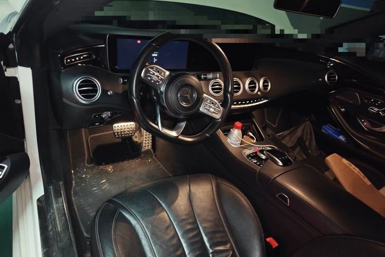 Used Mercedes-Benz S-Class 2018 S 450 4MATIC Coupe Center Console