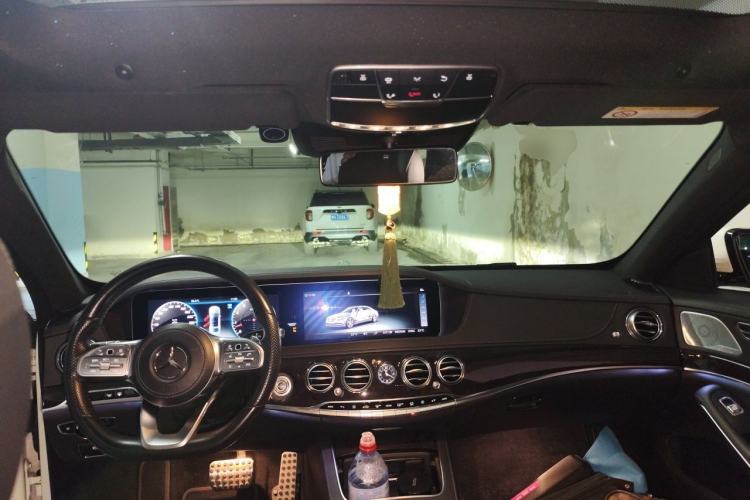 Used Mercedes-Benz S-Class 2018 S 450 L 4MATIC Center Console