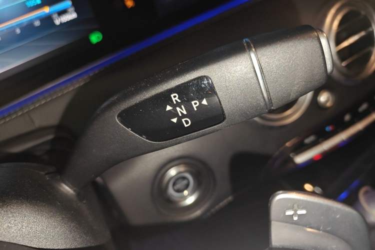 Used Mercedes-Benz S-Class 2018 S 450 4MATIC Coupe Gear Lever