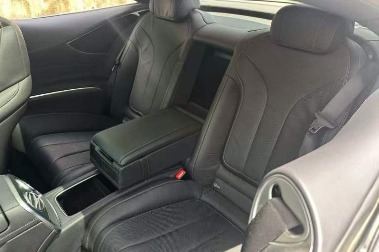 Used Mercedes-Benz S-Class 2018 S 450 4MATIC Coupe Interior 3
