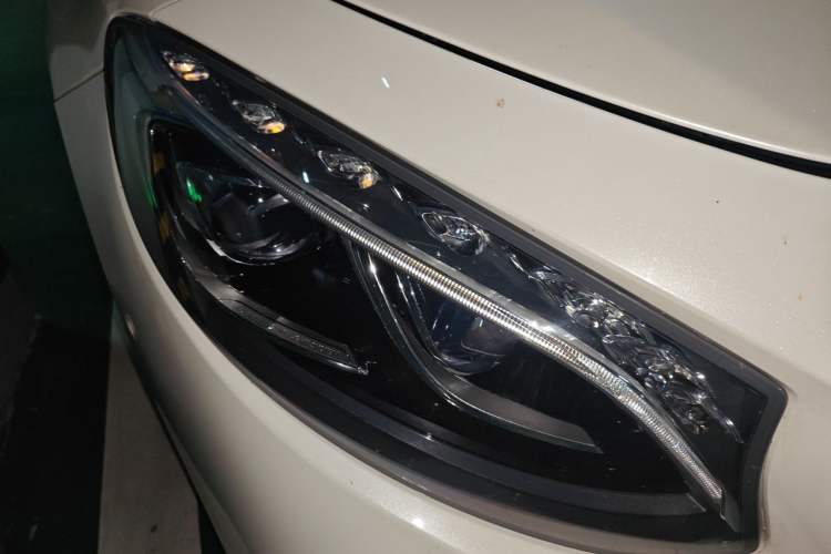 Used Mercedes-Benz S-Class 2018 S 450 4MATIC Coupe Right Front Headlight