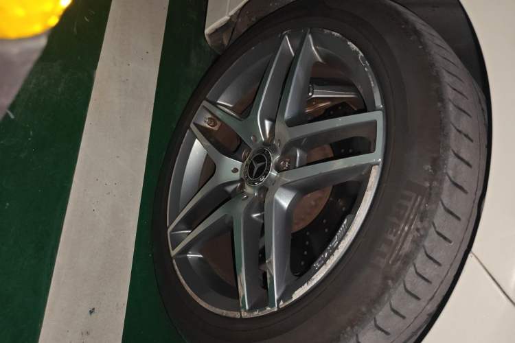 Used Mercedes-Benz S-Class 2018 S 450 4MATIC Coupe Right Front Wheel Hub