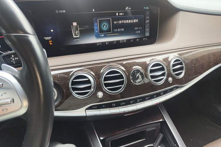 Used Mercedes-Benz S-Class 2019 S 320 L Prestige Edition Audio And AC Panel