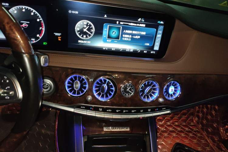 Used Mercedes-Benz S-Class 2019 S 350 L Luxury Model Audio And AC Panel