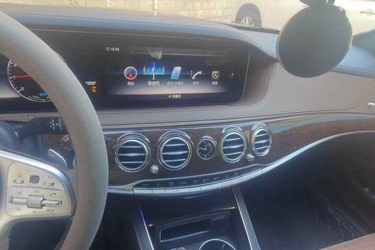 Used Mercedes-Benz S-Class 2019 S 320 L Prestige Edition Audio And AC Panel