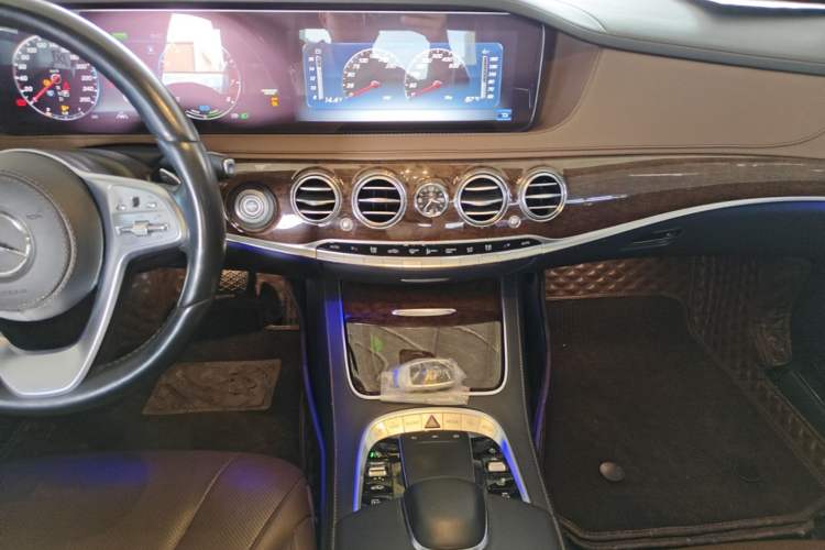 Used Mercedes-Benz S-Class 2019 S 320 L Prestige Edition Audio And AC Panel