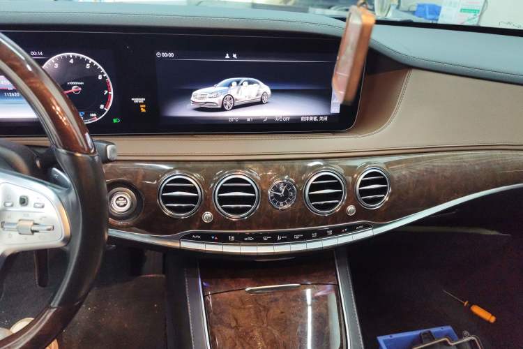 Used Mercedes-Benz S-Class 2019 S 350 L Executive Edition Audio And AC Panel
