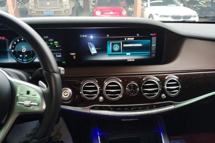 Used Mercedes-Benz S-Class 2019 S 320 L Audio And AC Panel