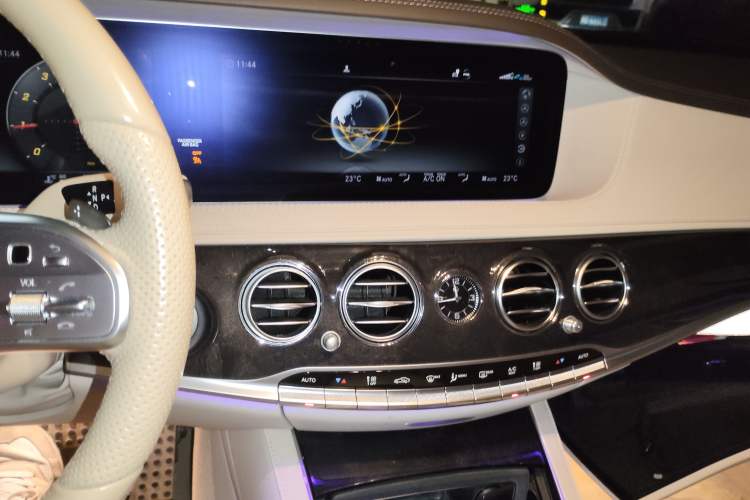 Used Mercedes-Benz S-Class 2019 S 450 L 4MATIC Audio And AC Panel