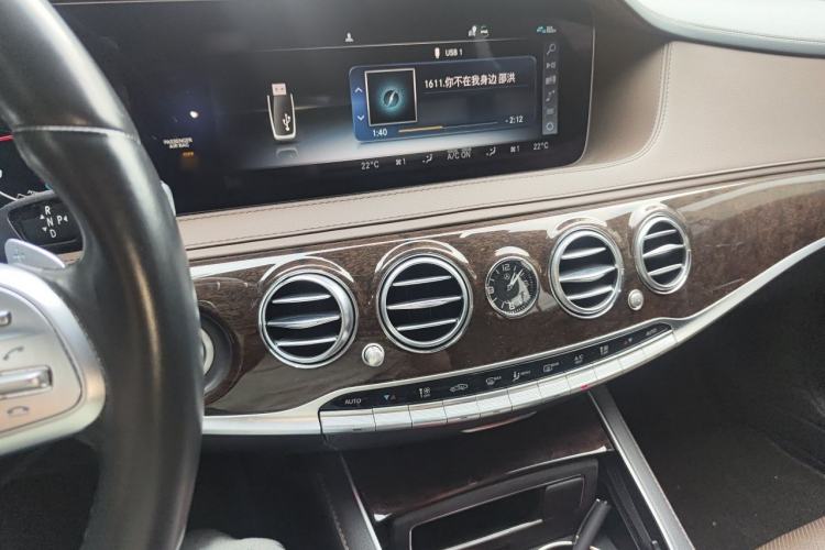 Used Mercedes-Benz S-Class 2019 S 320 L Prestige Edition Audio And AC Panel