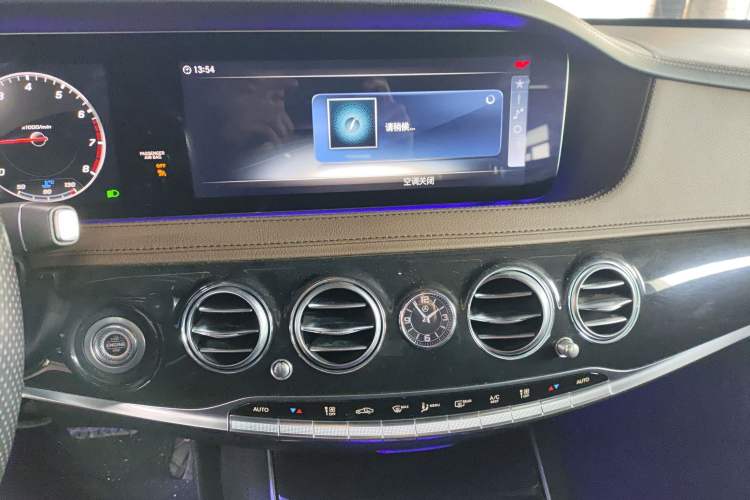 Used Mercedes-Benz S-Class 2019 S 450 L 4MATIC Exclusive Edition Audio And AC Panel