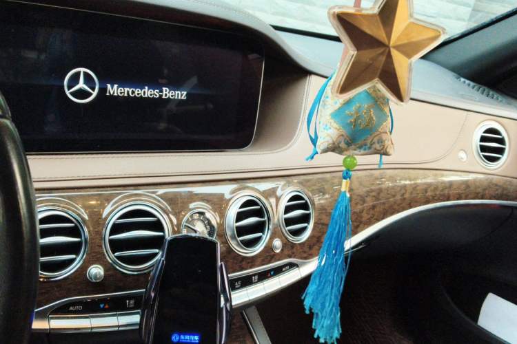 Used Mercedes-Benz S-Class 2019 S 320 L Audio And AC Panel