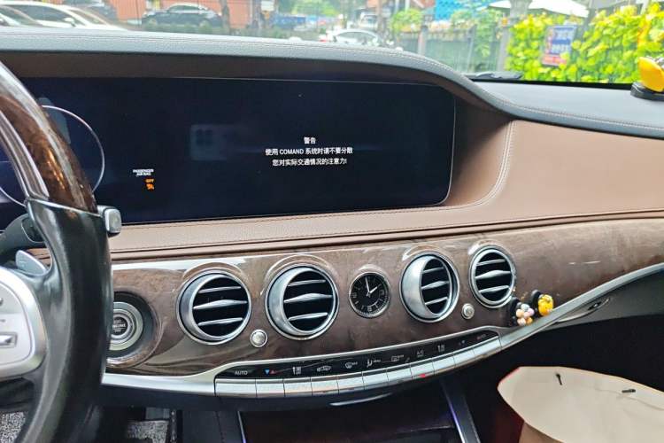 Used Mercedes-Benz S-Class 2019 S 350 L Executive Edition Audio And AC Panel