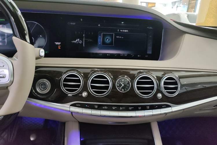 Used Mercedes-Benz S-Class 2019 S 320 L Prestige Edition Audio And AC Panel