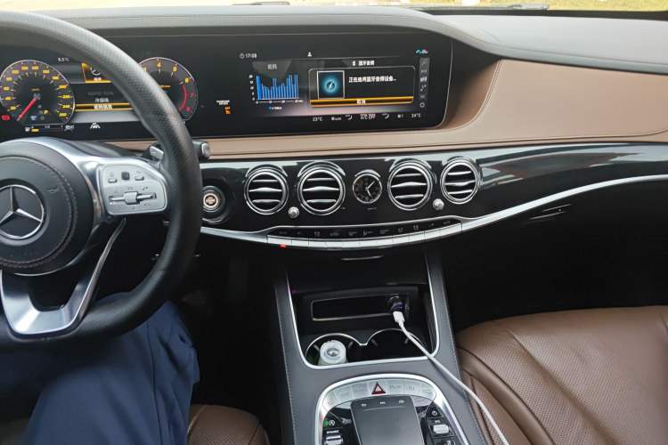 Used Mercedes-Benz S-Class 2019 S 450 L 4MATIC Exclusive Edition Audio And AC Panel