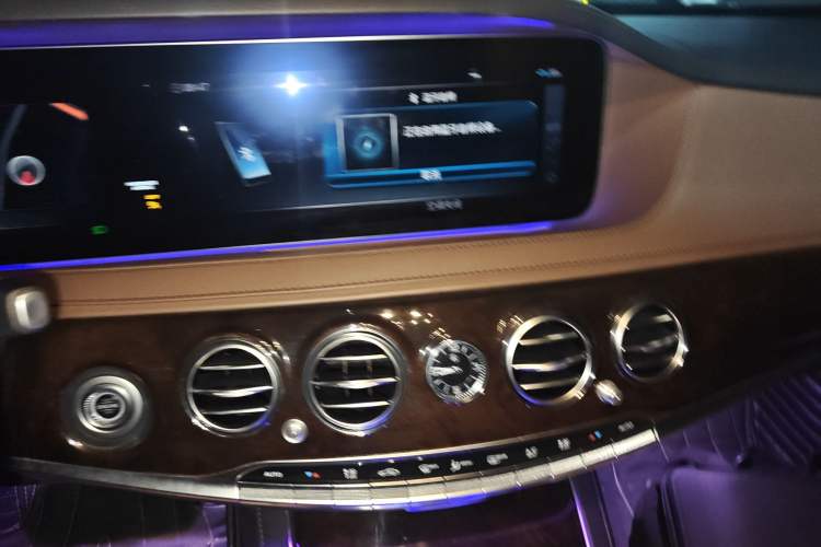 Used Mercedes-Benz S-Class 2019 S 350 L Executive Edition Audio And AC Panel