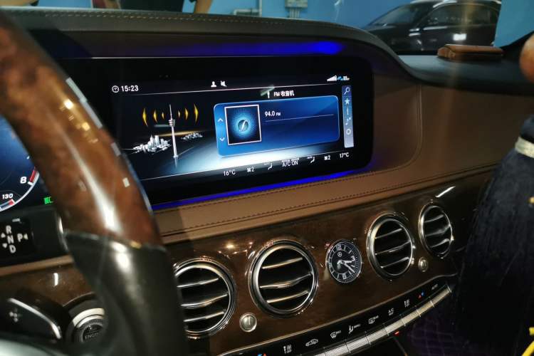 Used Mercedes-Benz S-Class 2019 S 350 L Luxury Edition Prestige Edition Audio And AC Panel