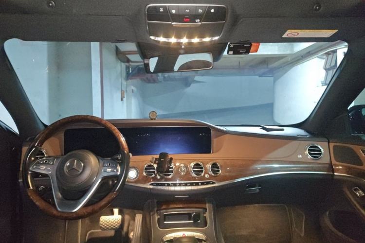 Used Mercedes-Benz S-Class 2019 S 350 L Executive Edition Center Console