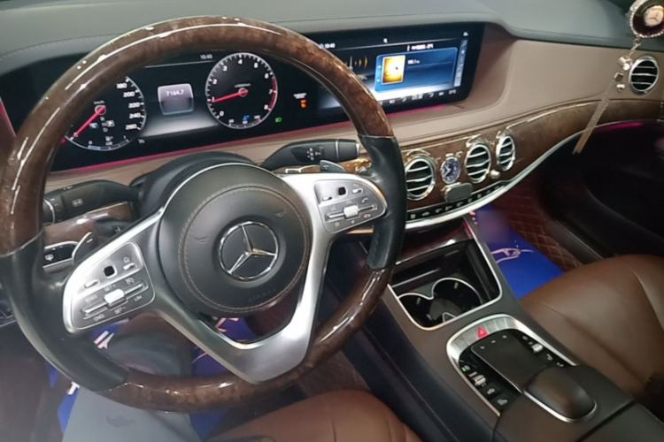 Used Mercedes-Benz S-Class 2019 S 350 L Executive Edition Center Console