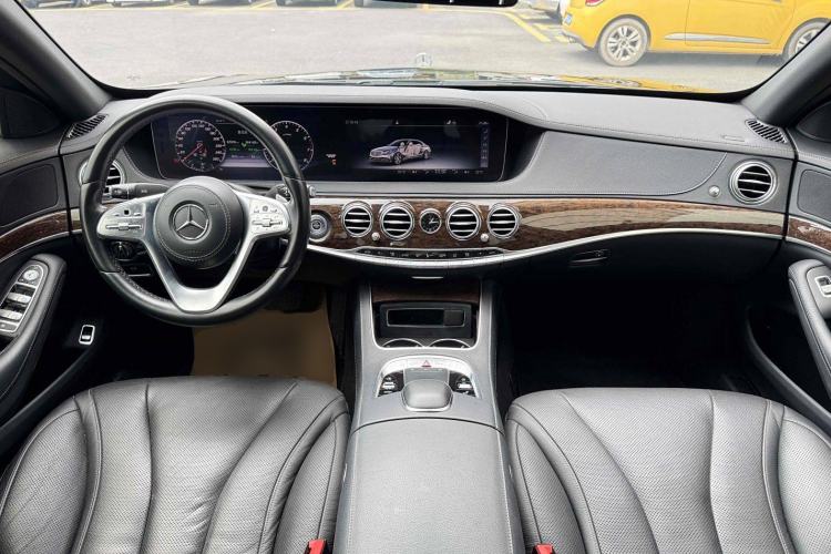 Used Mercedes-Benz S-Class 2019 S 320 L Center Console