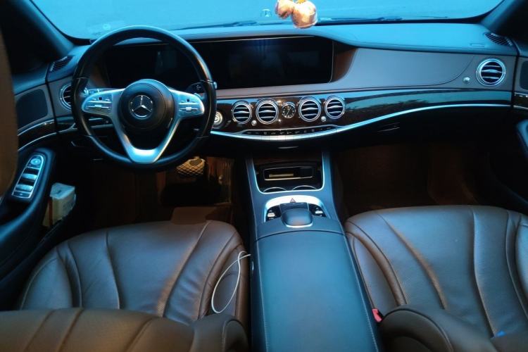 Used Mercedes-Benz S-Class 2019 S 320 L Center Console