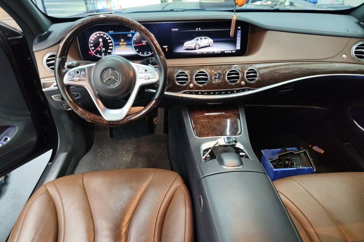 Used Mercedes-Benz S-Class 2019 S 350 L Executive Edition Center Console