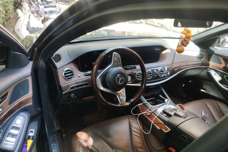 Used Mercedes-Benz S-Class 2019 S 350 L Executive Edition Center Console