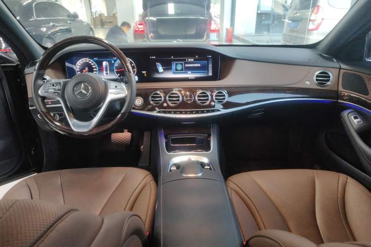 Used Mercedes-Benz S-Class 2019 S 350 L Executive Edition Center Console