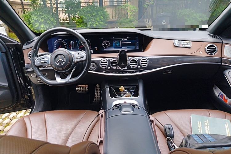 Used Mercedes-Benz S-Class 2019 S 450 L 4MATIC Exclusive Edition Center Console