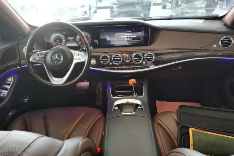 Used Mercedes-Benz S-Class 2019 S 350 L Executive Edition Center Console