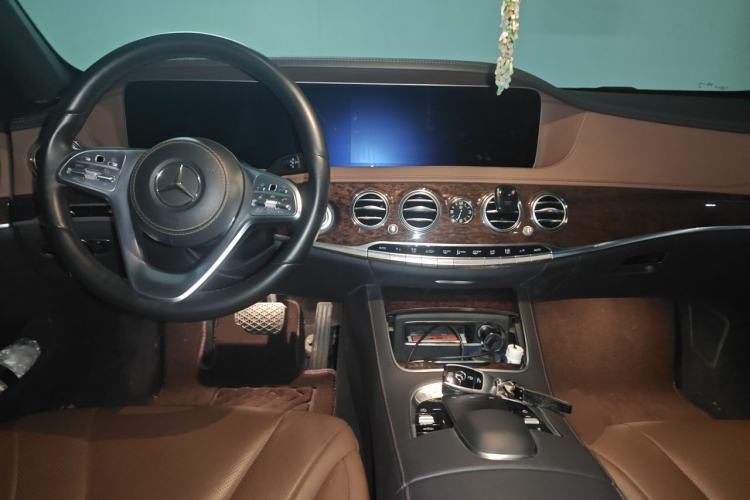 Used Mercedes-Benz S-Class 2019 S 320 L Center Console