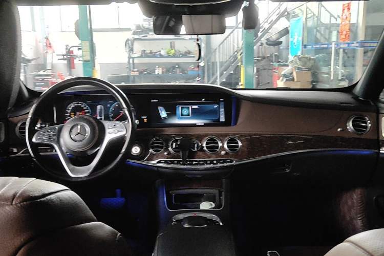 Used Mercedes-Benz S-Class 2019 S 320 L Center Console