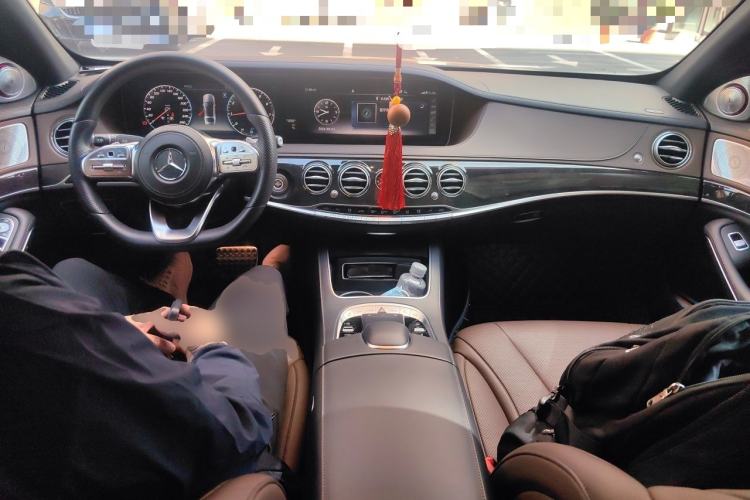 Used Mercedes-Benz S-Class 2019 S 450 L 4MATIC Exclusive Edition Center Console