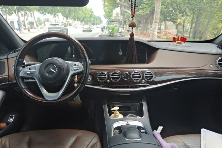 Used Mercedes-Benz S-Class 2019 S 350 L Prestige Model Ultimate Collection Center Console