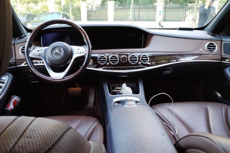 Used Mercedes-Benz S-Class 2019 S 350 L Executive Edition Center Console