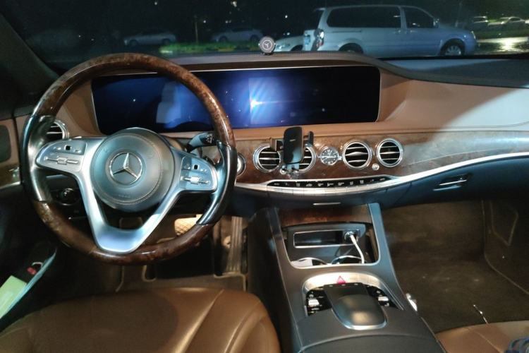 Used Mercedes-Benz S-Class 2019 S 350 L Executive Edition Center Console