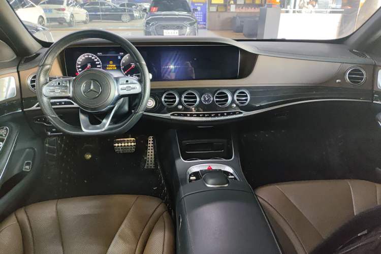 Used Mercedes-Benz S-Class 2019 S 450 L 4MATIC Exclusive Edition Center Console