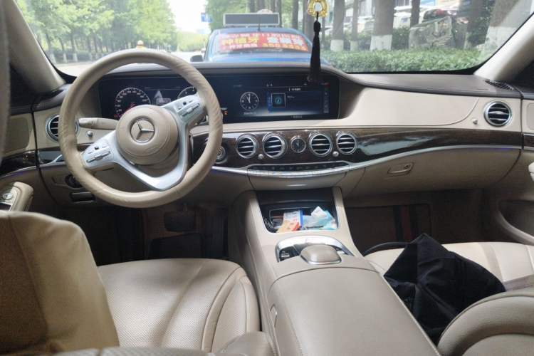 Used Mercedes-Benz S-Class 2019 S 320 L Center Console