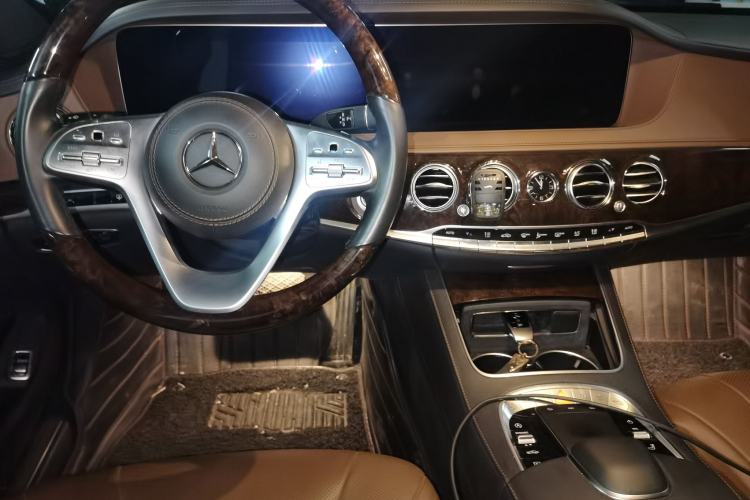 Used Mercedes-Benz S-Class 2019 S 350 L Executive Edition Center Console