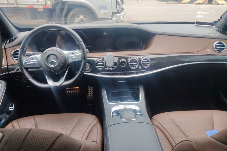 Used Mercedes-Benz S-Class 2019 S 450 L 4MATIC Exclusive Edition Center Console