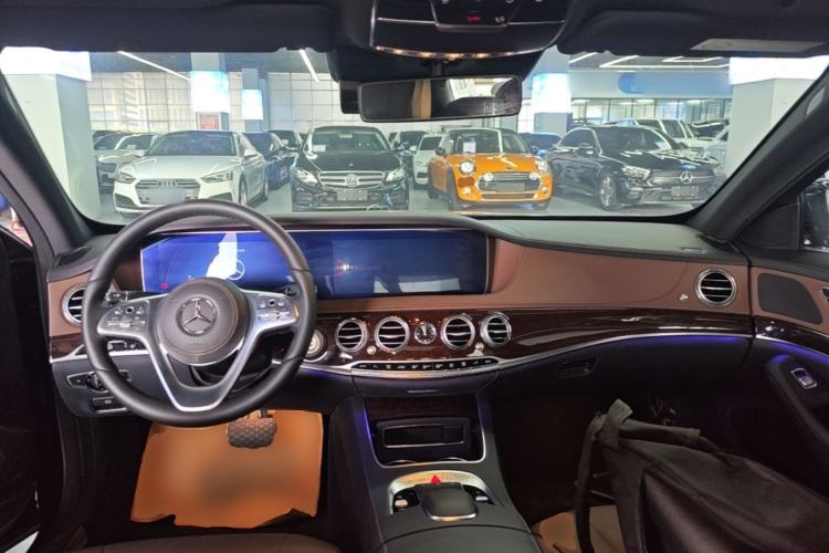 Used Mercedes-Benz S-Class 2019 S 320 L Prestige Edition Center Console