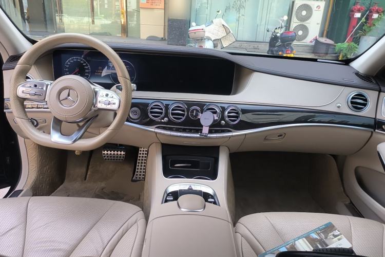 Used Mercedes-Benz S-Class 2019 S 450 L 4MATIC Exclusive Edition Center Console