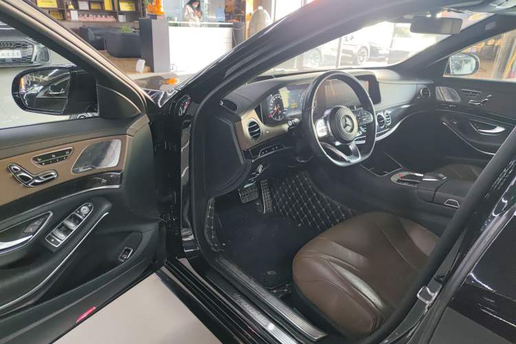 Used Mercedes-Benz S-Class 2019 S 450 L 4MATIC Exclusive Edition Driver Seat