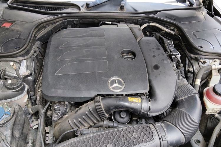 Used Mercedes-Benz S-Class 2019 S 320 L Engine Bay