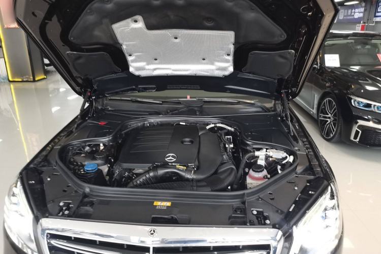 Used Mercedes-Benz S-Class 2019 S 320 L Engine Bay