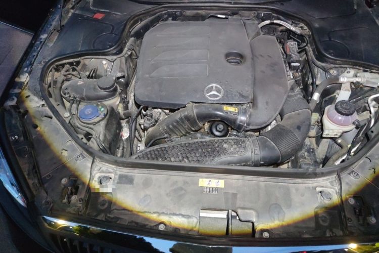 Used Mercedes-Benz S-Class 2019 S 320 L Engine Bay